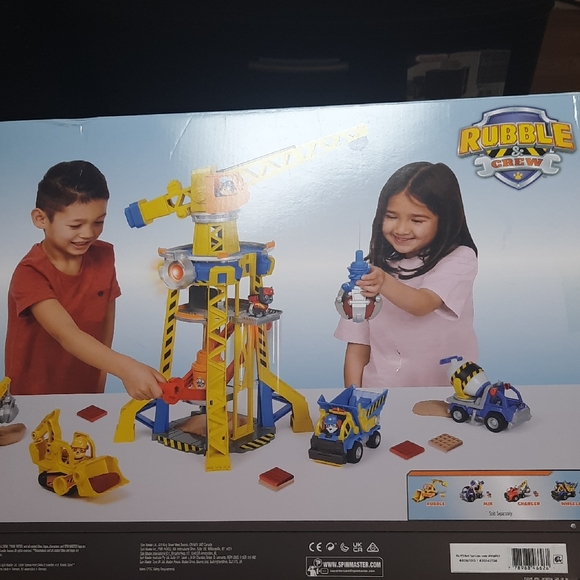 Paw Patrol Rubble & Crew Bark Yard Crane Tower Set with Action Figure & Vehicle - Picture 7 of 9